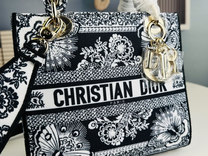 Dior Shopping Bags